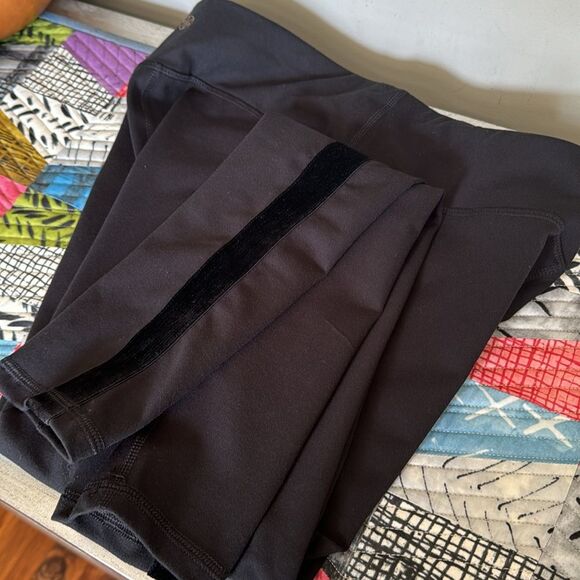 GAIAM Black Leggings with Side Stripe NWOT - Picture 13 of 15